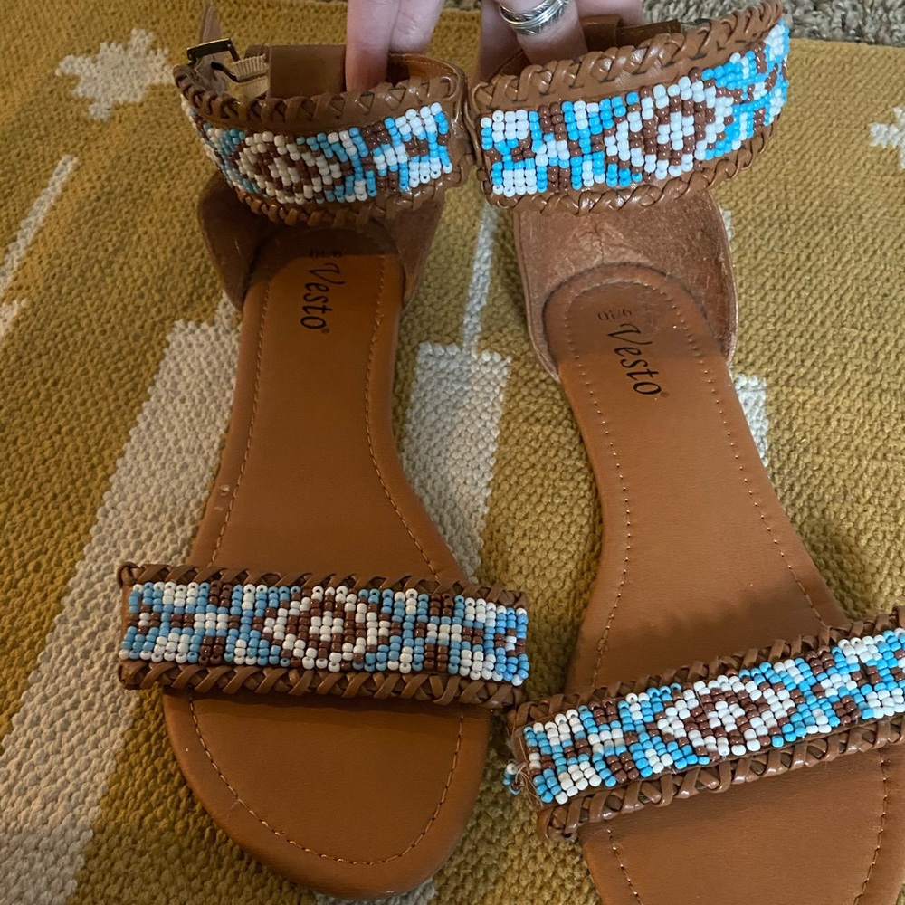 Vesto Sandals